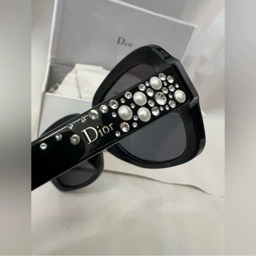 Dior Brilliance F~ Black with Bold Embellishments Exquisite Condition with Box - Picture 1 of 10